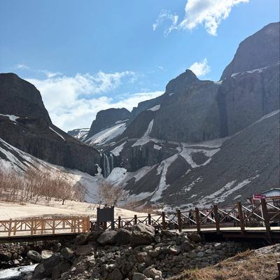 Pictures from Changbai Mountain! I didn’t test it but if I read the signs right, if you aim for the top spot on the urinal it’ll send your data to a hospital and you can get a health report. I haven’t seen anything like it since. China!