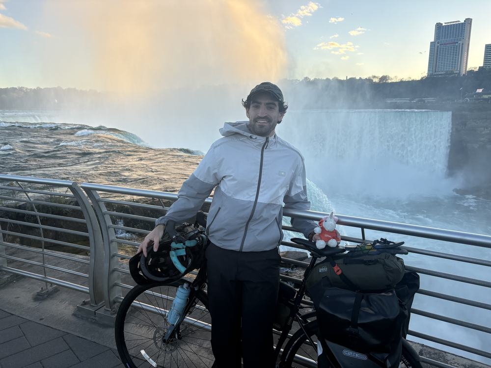 Me w/ bike at Horseshoe Falls